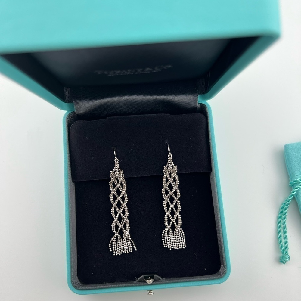 RARE Tiffany & Co. 18k White Gold Beaded Tower Drop Earrings ⛓️ - Picture 3 of 6